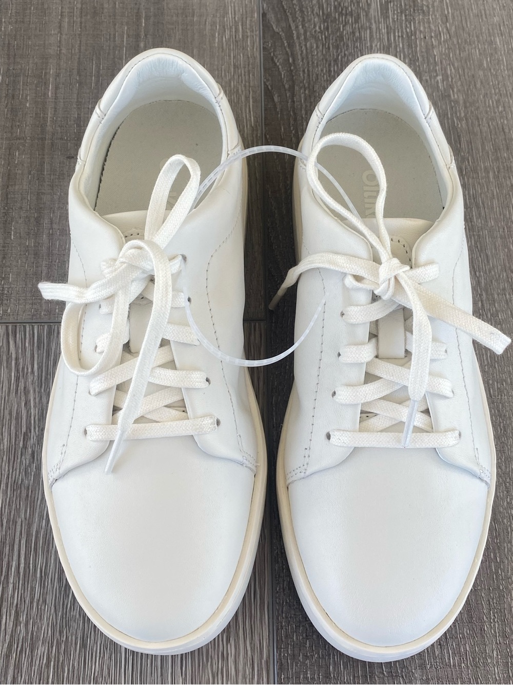 OluKai Pehuea Li 'Ili White Leather Lace Up Sneakers Size 7